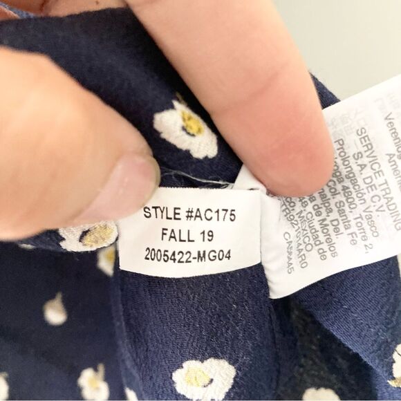 Madewell Rhyme Top in Daisy Dots - Picture 7 of 7